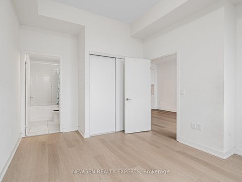 Photo 13 at 824 - 859 The Queensway, Queensway, Toronto