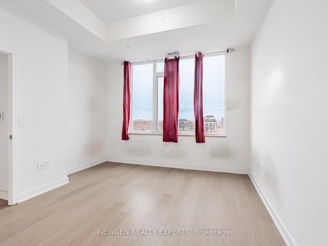 Photo 15 at 824 - 859 The Queensway, Queensway, Toronto