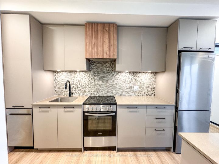 Photo 9 at 06 - 20 Lagerfeld Drive, Northwest Brampton, Brampton