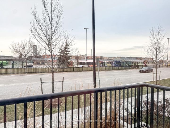 Photo 11 at 06 - 20 Lagerfeld Drive, Northwest Brampton, Brampton