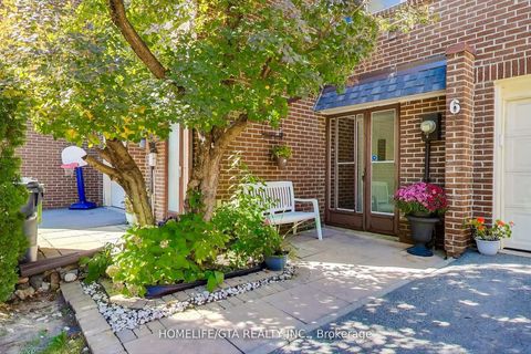 Photo 2 at 6 Windy Golfway, Flemingdon Park, Toronto