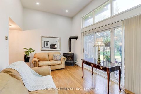 Photo 5 at 6 Windy Golfway, Flemingdon Park, Toronto