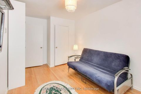 Photo 17 at 6 Windy Golfway, Flemingdon Park, Toronto