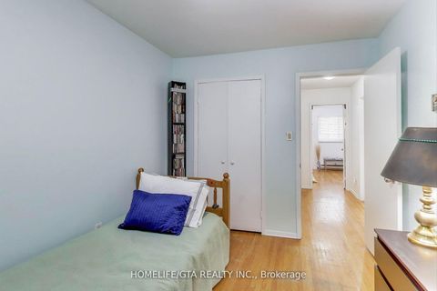 Photo 19 at 6 Windy Golfway, Flemingdon Park, Toronto