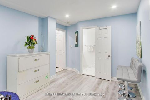 Photo 21 at 6 Windy Golfway, Flemingdon Park, Toronto