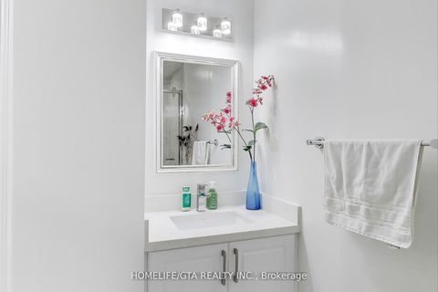 Photo 23 at 6 Windy Golfway, Flemingdon Park, Toronto