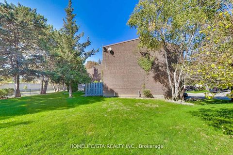 Photo 28 at 6 Windy Golfway, Flemingdon Park, Toronto