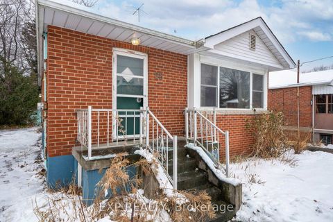 Photo 2 at 55 Donside Drive, Birchmount, Toronto