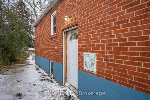 Photo 4 at 55 Donside Drive, Birchmount, Toronto