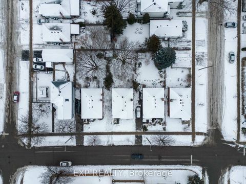 Photo 7 at 55 Donside Drive, Birchmount, Toronto