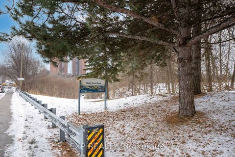 Photo 9 at 55 Donside Drive, Birchmount, Toronto