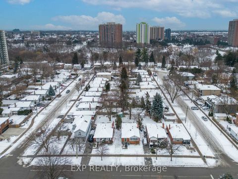 Photo 12 at 55 Donside Drive, Birchmount, Toronto