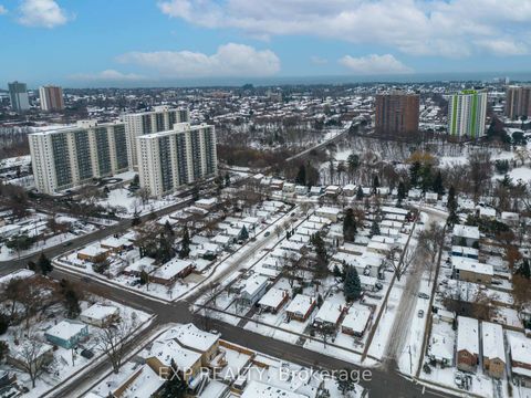 Photo 13 at 55 Donside Drive, Birchmount, Toronto