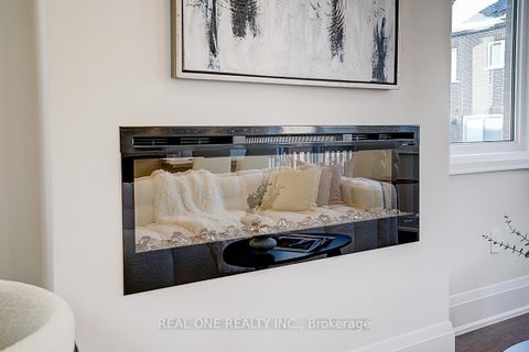 Photo 6 at 18 Mace Avenue, Rural Richmond Hill, Richmond Hill