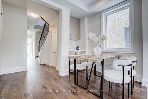 Photo 7 at 18 Mace Avenue, Rural Richmond Hill, Richmond Hill