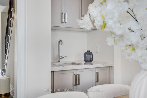 Photo 8 at 18 Mace Avenue, Rural Richmond Hill, Richmond Hill