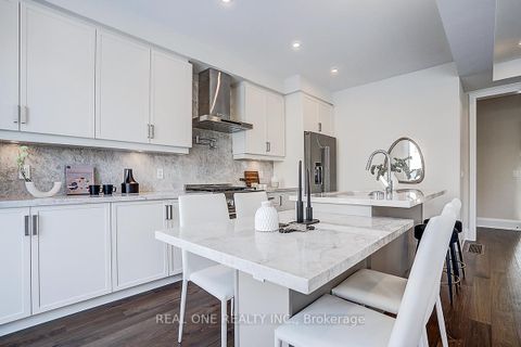 Photo 13 at 18 Mace Avenue, Rural Richmond Hill, Richmond Hill