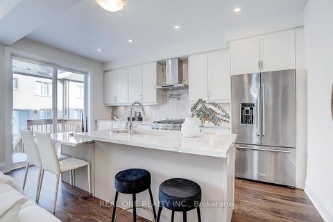 Photo 18 at 18 Mace Avenue, Rural Richmond Hill, Richmond Hill