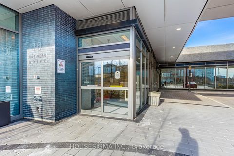 Photo 1 at 708 - 10 Gatineau Drive, Beverley Glen, Vaughan