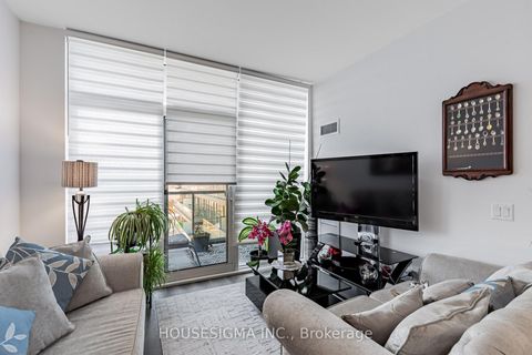 Photo 9 at 708 - 10 Gatineau Drive, Beverley Glen, Vaughan