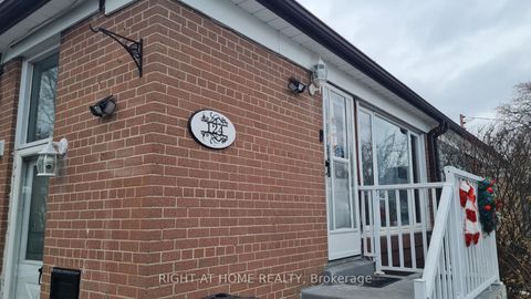 Photo 2 at 124 Overture Road, West Hill, Toronto