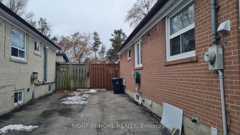 Photo 4 at 124 Overture Road, West Hill, Toronto