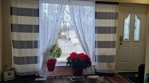 Photo 6 at 124 Overture Road, West Hill, Toronto