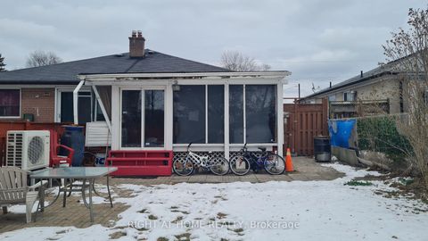 Photo 41 at 124 Overture Road, West Hill, Toronto