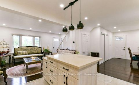 Photo 12 at 68 Devondale Avenue, Newtonbrook West, Toronto