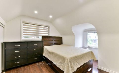 Photo 17 at 68 Devondale Avenue, Newtonbrook West, Toronto