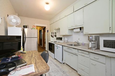 Photo 6 at 130 Elmer Avenue, The Beaches, Toronto