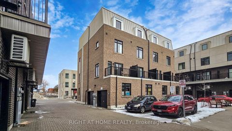 Photo 2 at 32 SPRUCE PINES Crescent, Victoria Village, Toronto