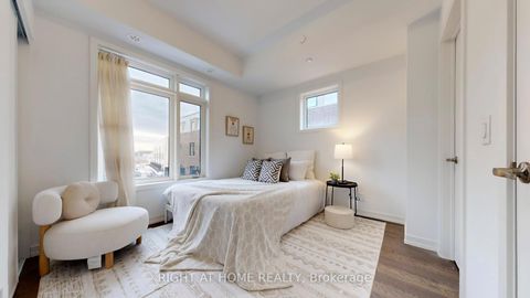 Photo 16 at 32 SPRUCE PINES Crescent, Victoria Village, Toronto