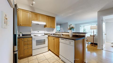 Photo 8 at 301 - 7 Lorraine Drive, Willowdale West, Toronto