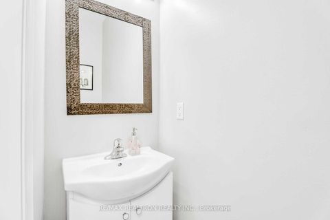 Photo 14 at 18 Pegasus Drive, Oak Ridges, Richmond Hill