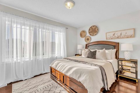 Photo 16 at 18 Pegasus Drive, Oak Ridges, Richmond Hill