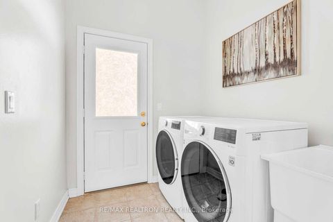 Photo 30 at 18 Pegasus Drive, Oak Ridges, Richmond Hill