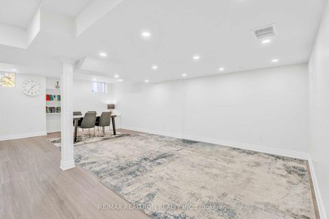 Photo 32 at 18 Pegasus Drive, Oak Ridges, Richmond Hill