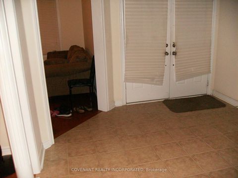 Photo 3 at 51 Campi Road, Vellore Village, Vaughan