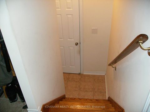 Photo 7 at 51 Campi Road, Vellore Village, Vaughan