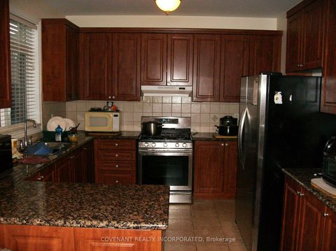 Photo 9 at 51 Campi Road, Vellore Village, Vaughan