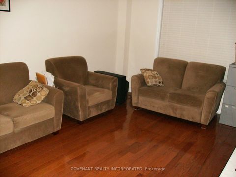 Photo 11 at 51 Campi Road, Vellore Village, Vaughan