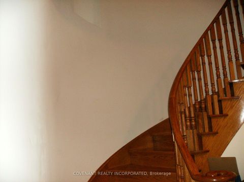 Photo 12 at 51 Campi Road, Vellore Village, Vaughan