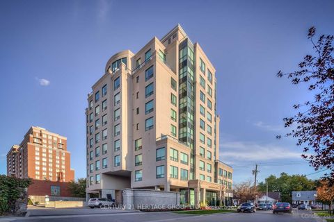 Photo 2 at 307 - 1 Hycrest Avenue, Willowdale East, Toronto