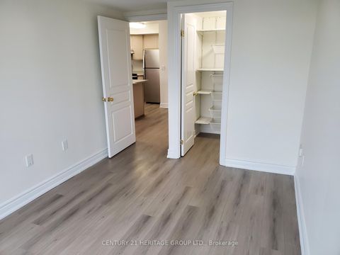 Photo 9 at 307 - 1 Hycrest Avenue, Willowdale East, Toronto