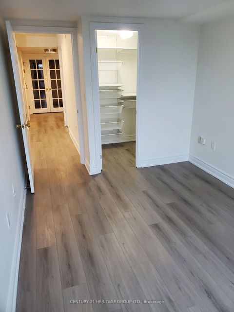 Photo 10 at 307 - 1 Hycrest Avenue, Willowdale East, Toronto