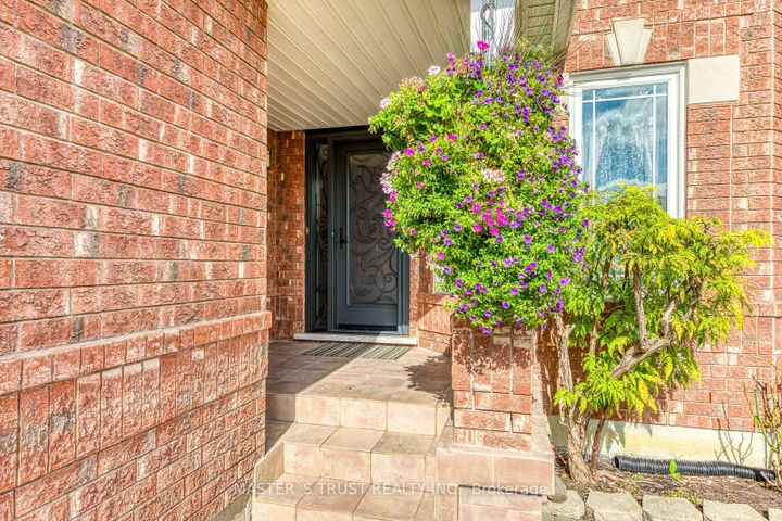 Photo 4 at 66 Snow Leopard Court, Wellington, Brampton