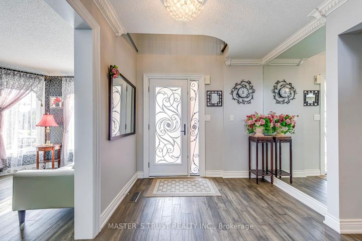 Photo 5 at 66 Snow Leopard Court, Wellington, Brampton