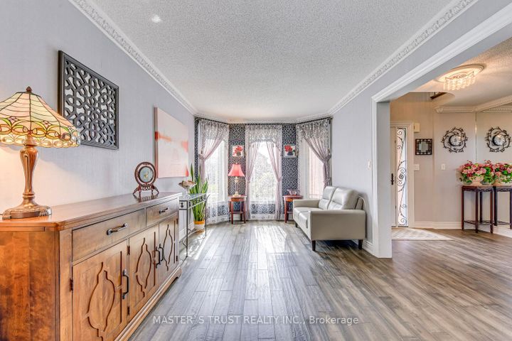 Photo 7 at 66 Snow Leopard Court, Wellington, Brampton