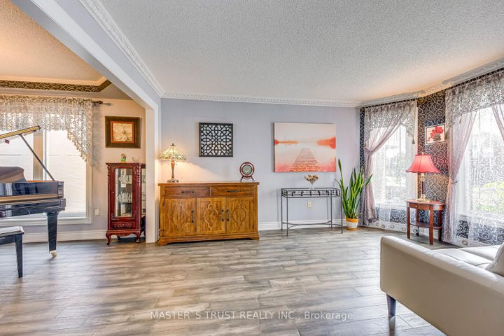 Photo 8 at 66 Snow Leopard Court, Wellington, Brampton